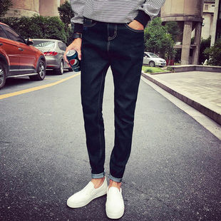 男士日系小脚牛仔裤，由于拍摄灯光和显示器不同，可能稍微有色差